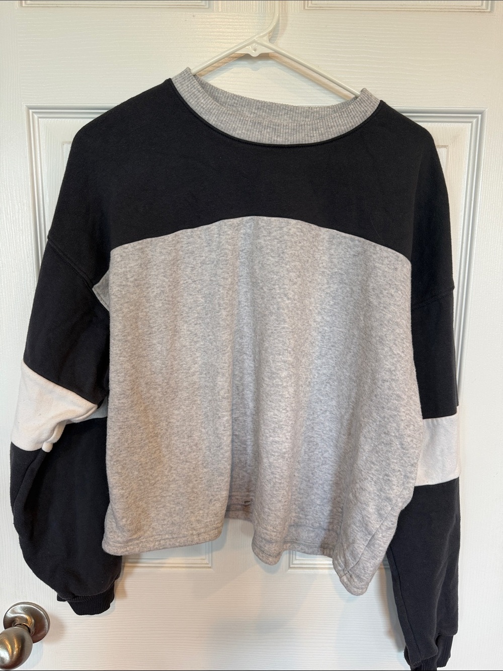 American Eagle Outfitters Grey Color Block Cropped Crewneck Sweater
